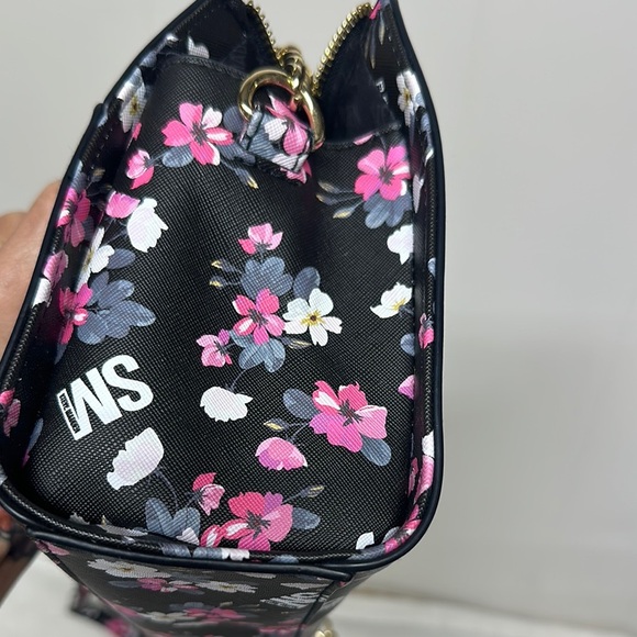 Steve Madden Black and Pink Floral Crossbody Bag - Picture 6 of 11